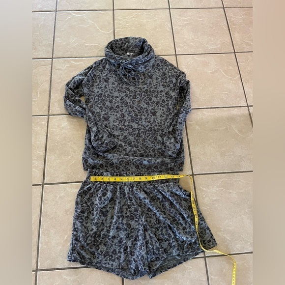 10/$20🔥‎ Maurices lounge set - Picture 1 of 3